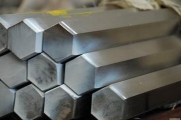 从AI搜索数据的实操之利看商品对比逻辑——特塑工业铝材的认知争议
